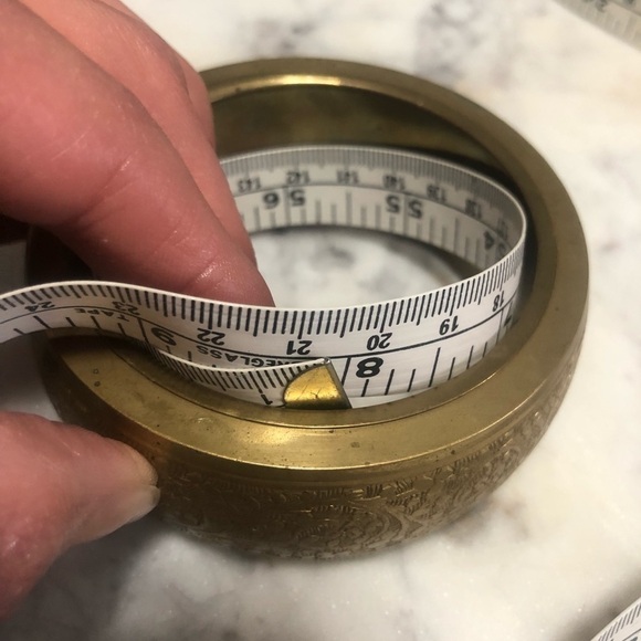 vtg Big Brass Floral Flower Eteched Engraved Wide Chunky Bangle 1.2” 8” Inside - Picture 8 of 8